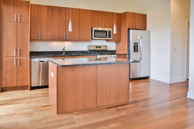 Foto del edificio - 1354 W Augusta Blvd