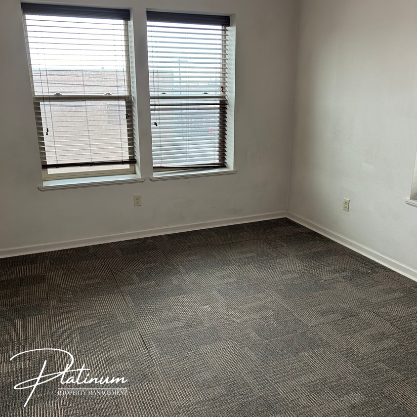 Building Photo - 642 W Granite St