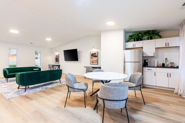 Building Photo - The Enclave at 38 Twenty Two