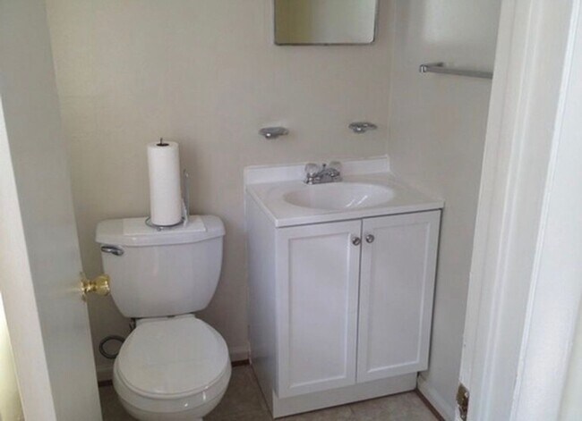 Foto del edificio - Cozy 3 Bedroom 1.5 Bathroom Ranch Located in Hampton VA