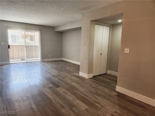 Foto del edificio - 2750 S Durango Dr