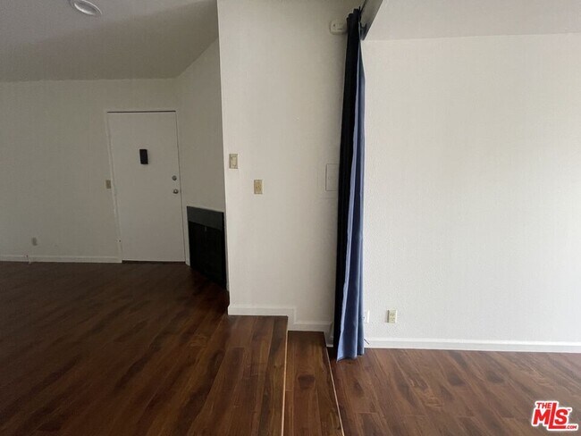 Foto del edificio - 1338 N Sierra Bonita Ave