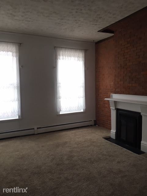 Primary Photo - 2 br, 1 bath Triplex - 26 Lyon St Lyon Street