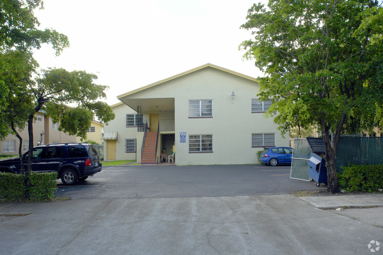 Primary Photo - 1230 W 37th St