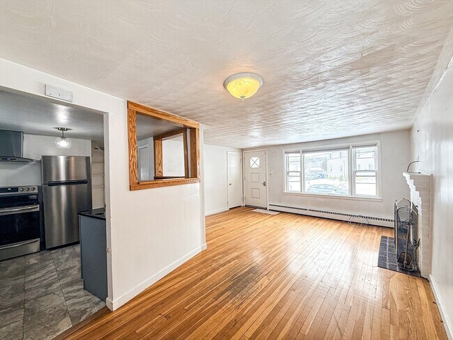 Foto del edificio - 16 Christy Ln