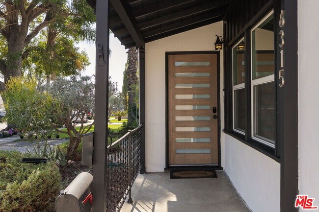 Foto del edificio - 6315 Craner Ave