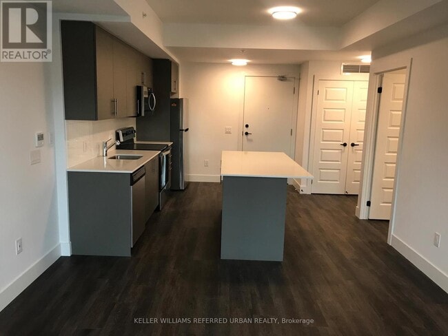 Building Photo - 26 Lowes Rd W