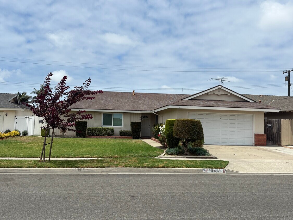 Foto principal - 18461 Linden St