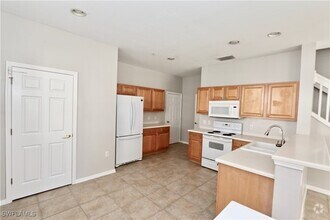 Building Photo - 1055 Albany Ct