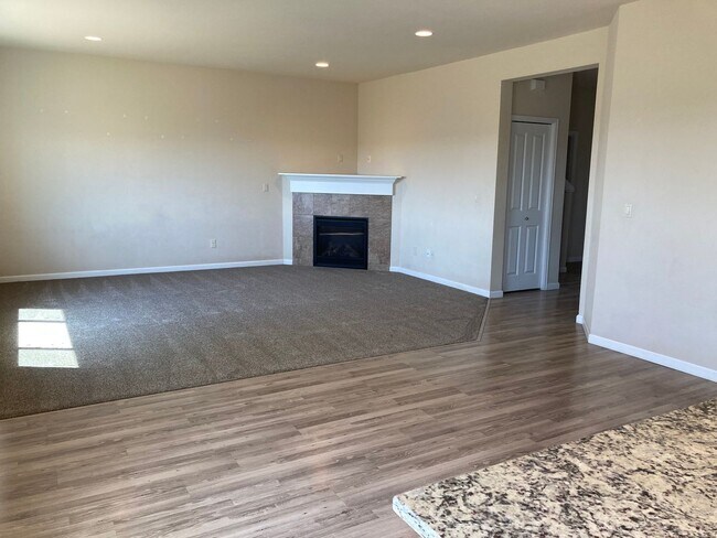 Foto del edificio - Newer Home In North Albany!     Over 2000 ...