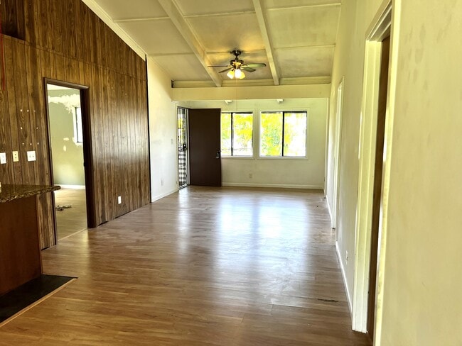 Building Photo - 16-2076-2076 Puhala Dr