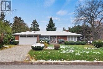 Building Photo - 2 Aylesbury Rd