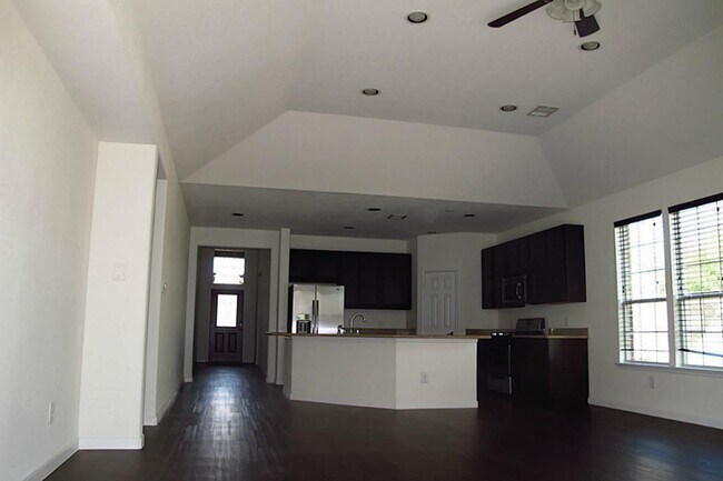 Building Photo - 9318 Water Edge Point Ln