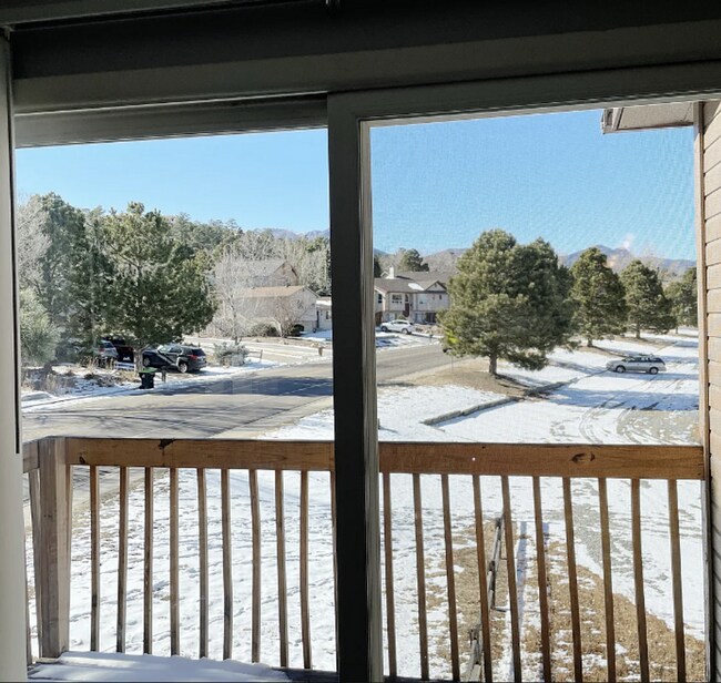 Building Photo - Beautiful two bedroom in a desirable locat...