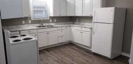 Building Photo - 18 Cedar Island Dr