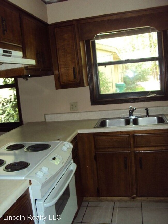 Building Photo - 2 br, 1 bath House - 1309 Ponderosa Dr Apt B1