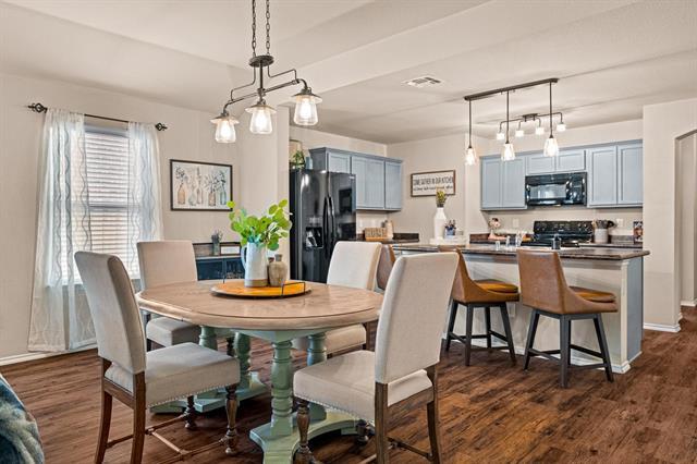 Foto del edificio - 303 Hawthorn Dr