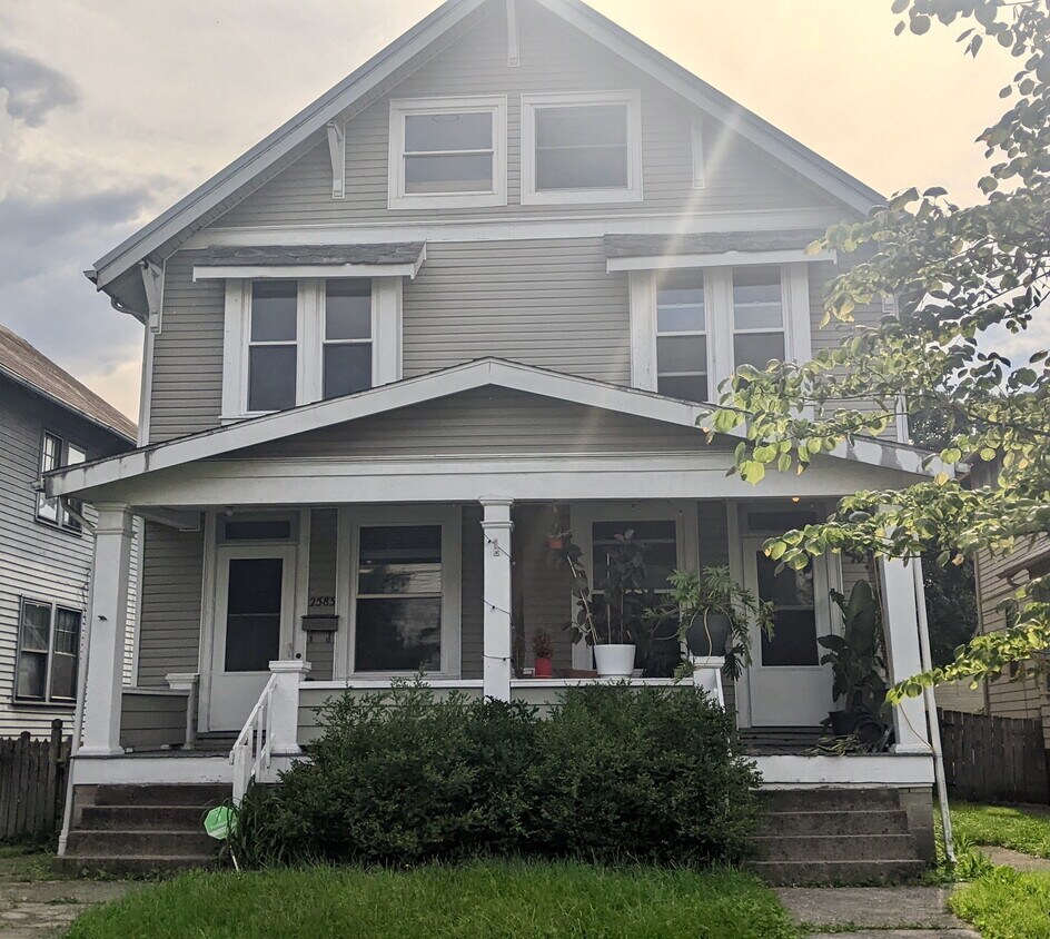 Foto principal - 2583 Findley Ave