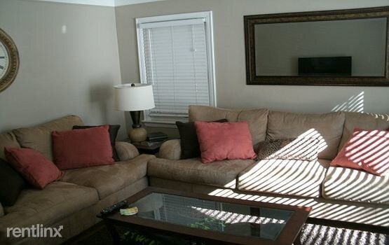 Foto del edificio - 3 br, 1 bath House - 201 E Webster Rd