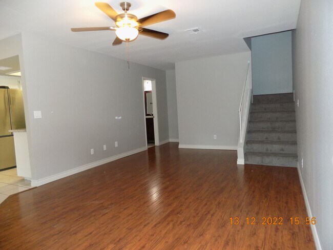 Building Photo - Gorgeous remodeled town home