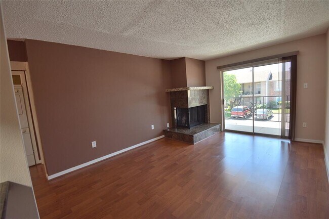 Building Photo - 2800 Jeanetta St