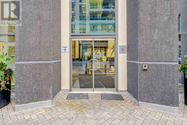 Photo du bâtiment - 9205 Yonge St