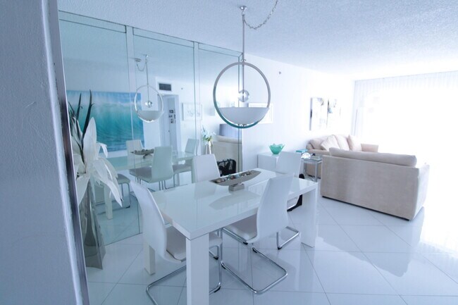 Foto del edificio - 465 Paradise Isle Blvd