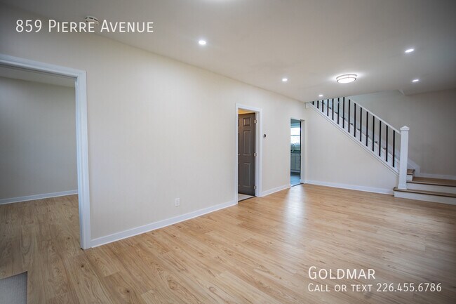 Photo du bâtiment - Desirable Walkerville 4 bedroom 3 bathroom home with basement