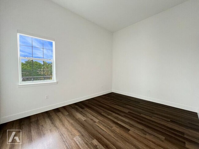 Foto del edificio - 201 Sanford Ave