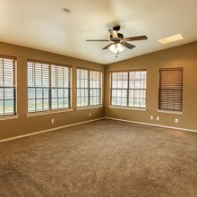 Building Photo - 25303 Avery Hill Ln