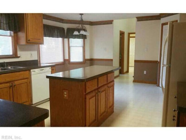 Building Photo - 840 Beckley Ln