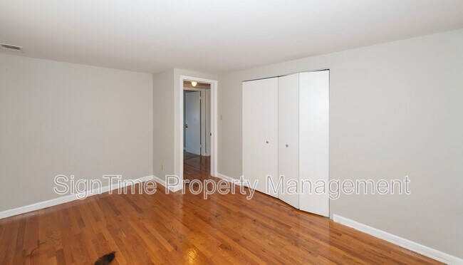 Building Photo - 726 Potomac Avenue
