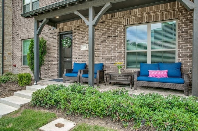 Building Photo - 1213 Casselberry Dr