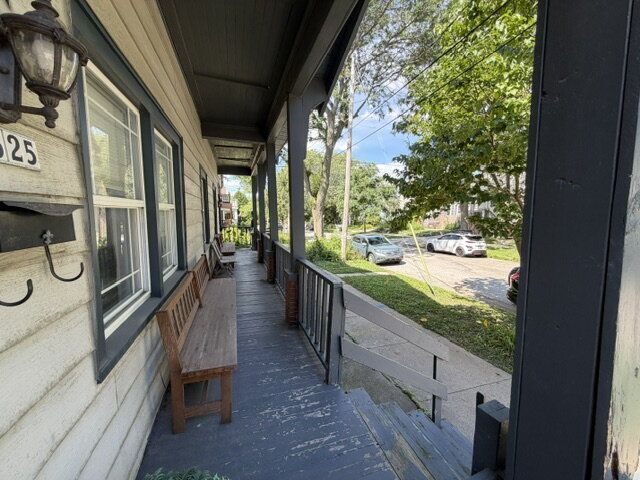 Building Photo - 1625 E Webster Pl