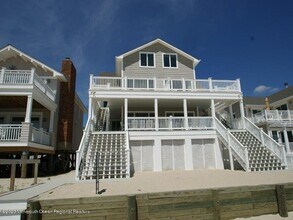 Building Photo - 1904 Oceanfront