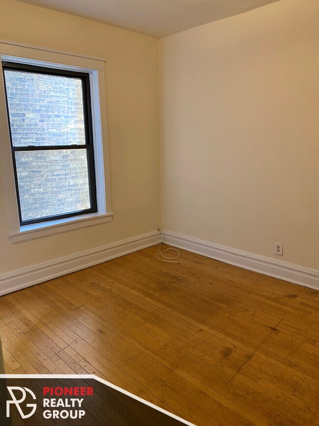 Foto del edificio - 2516 N Kedzie Blvd