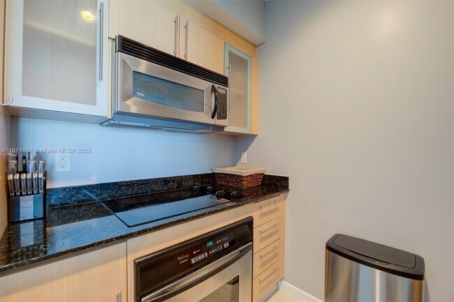 Building Photo - 325 S Biscayne Blvd