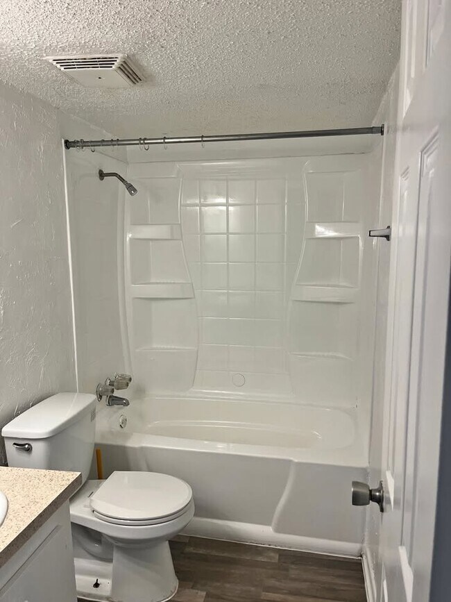 Foto del edificio - 3215 Baird Ave
