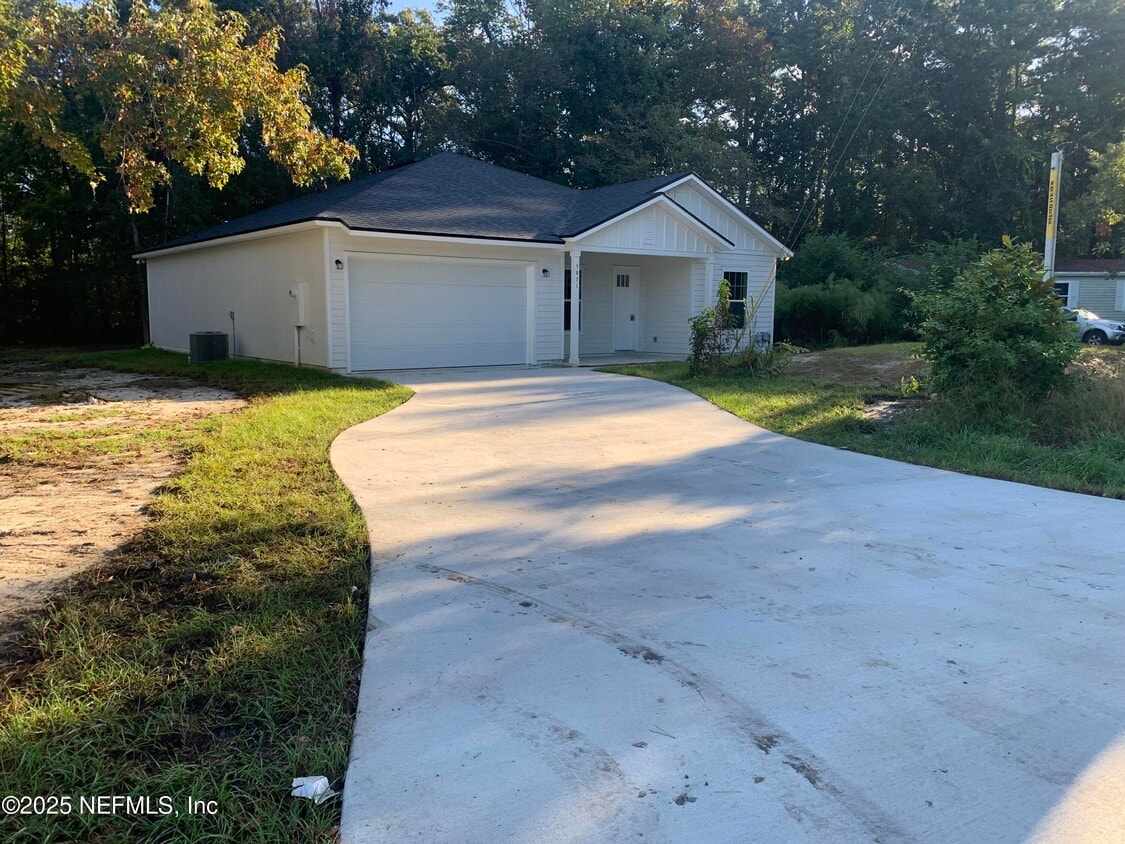 Foto principal - 5871 Collins Rd
