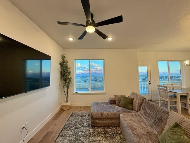 Foto del edificio - 2886 Red Velvet Ln