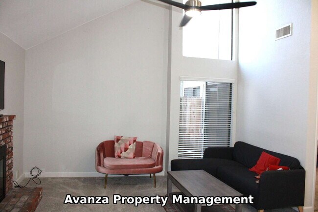 Foto del edificio - Home for Rent 2 Bed/2 Bath - 1,133 Sq Ft. Rent: $1,995/month Deposit: $2,992.5