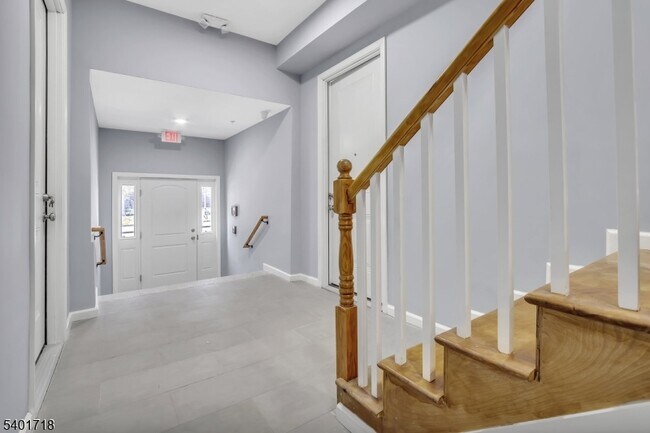 Building Photo - 155 Clifton Ave