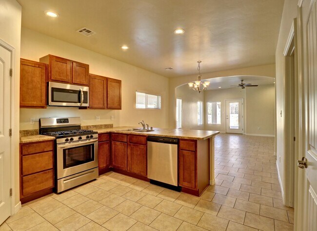 Building Photo - 4979 Bosworth - 4BR - 2BA -  $1895 - To sc...