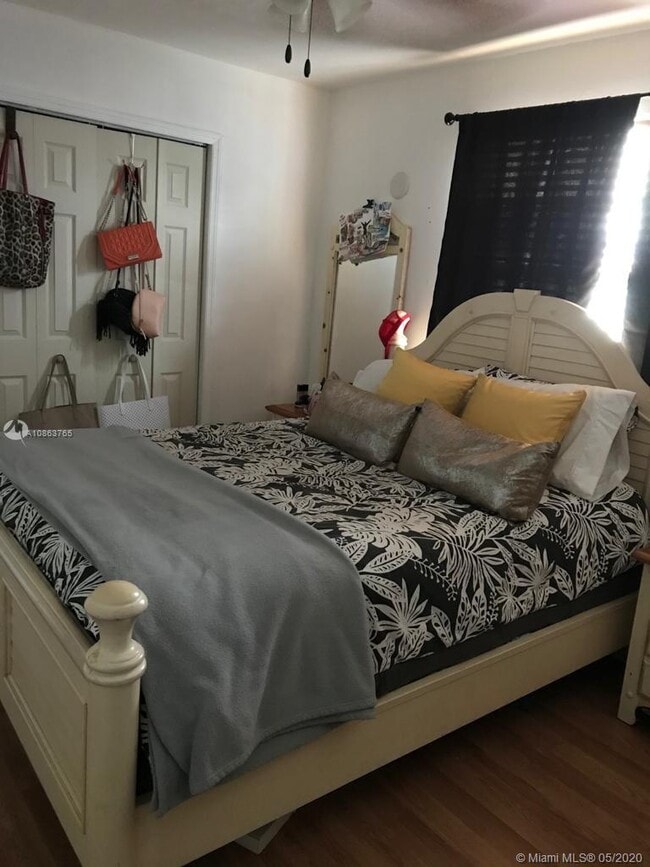 Foto del edificio - 649 SW 9th St