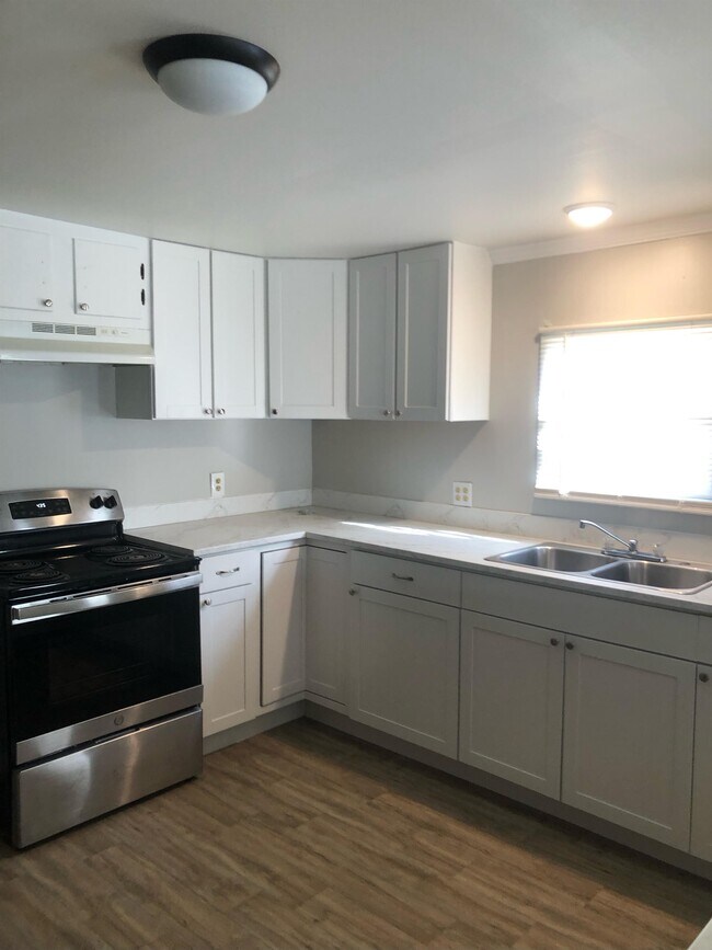 Building Photo - 9674 Flowers Rd