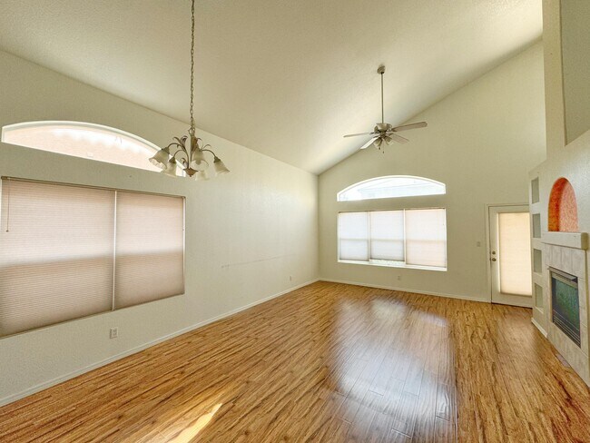 Foto del edificio - 7424 Desert Eagle Rd NE
