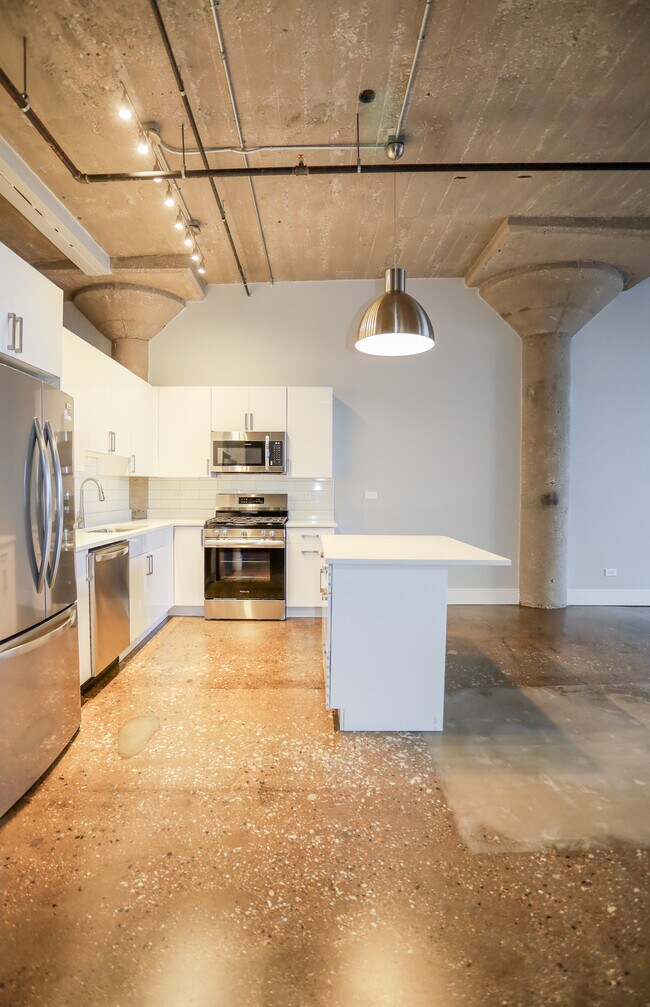 Foto del edificio - 4050 N Hermitage Ave