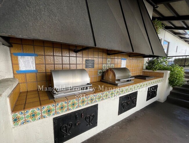 Foto del edificio - Spacious 1-Bed, 1-Bath Condo Located At Oc...
