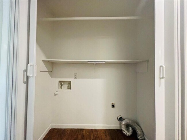 Building Photo - 3601 Crestbrook Ct