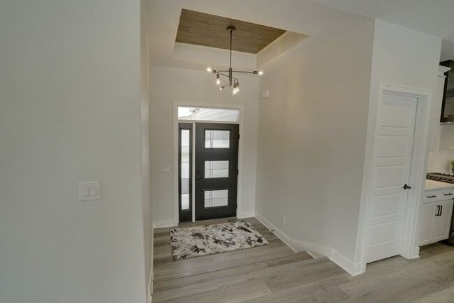 Building Photo - Executive home for rent! Excellent locatio...